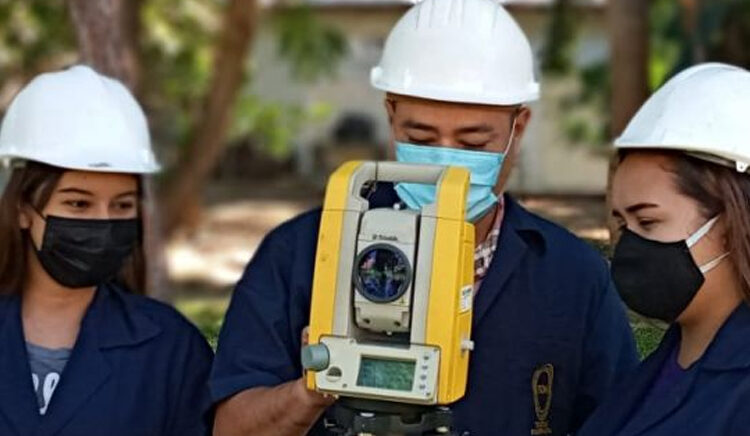 Gobierno firma convenio con instituto tecnológico para otorgar becas a jóvenes de Chalatenango