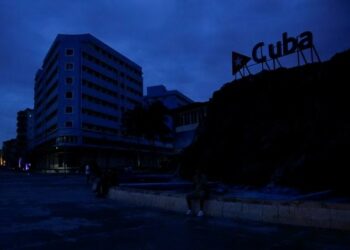 Cuba espera al huracán Oscar en medio de apagón generalizado
