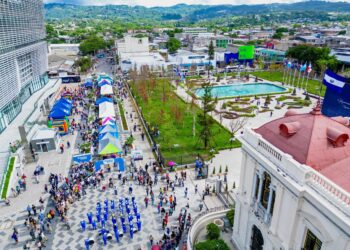 Capitalinos celebran «El Día del Juego», en el Centro Histórico