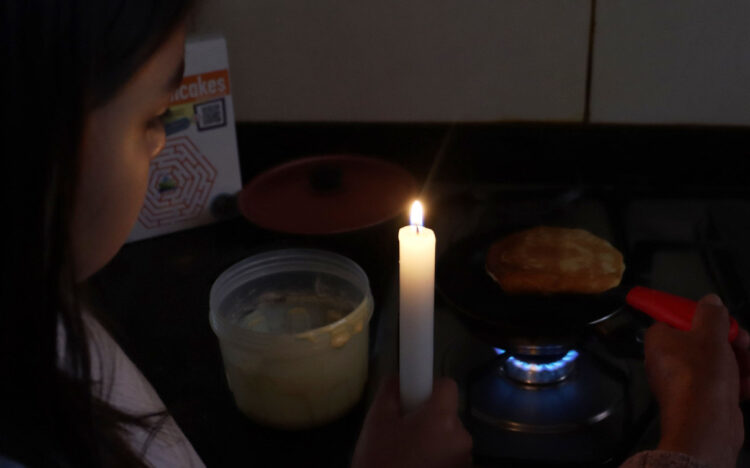 Anuncian 3 semanas más de apagones en la capital de Ecuador