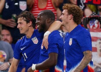 EEUU vence 2-0 a Panamá en el debut de Pochettino como seleccionador