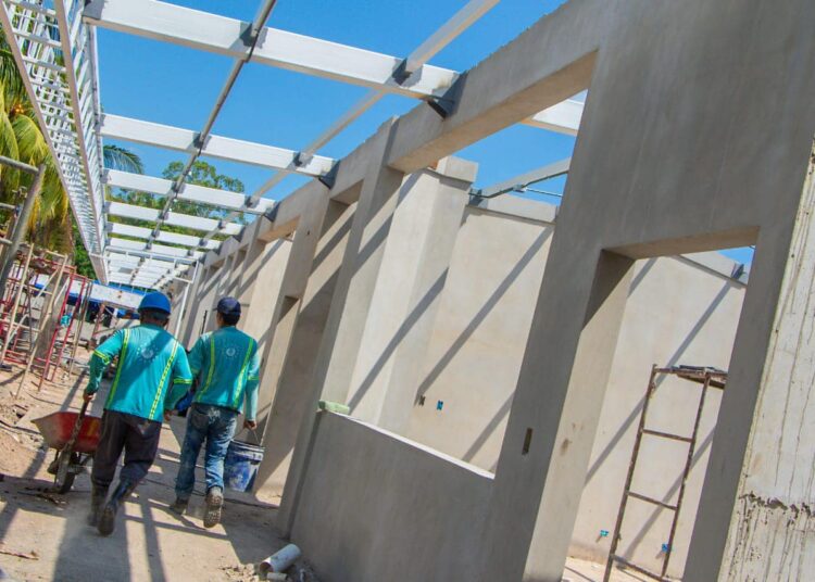 DOM construye escuela en cantón Santo Tomás, de San Luis Talpa