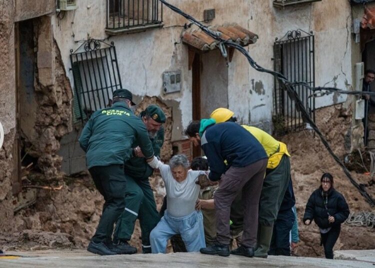 El Gobierno de España decreta tres días de luto oficial por las más de 70 muertes que ha dejado en fenómeno climático DANA