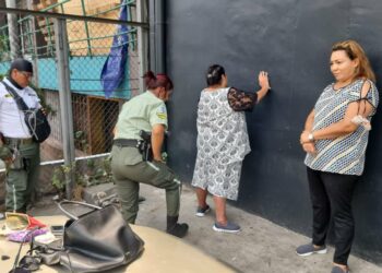 A prisión pareja de mujeres que «vendían» billete de lotería falso