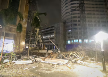 Más de 3 millones se quedan sin luz mientras Milton azota Florida, causa muertes e inundaciones