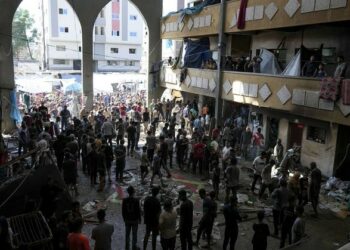 Ataque israelí contra una escuela convertida en refugio en Gaza deja 27 muertos