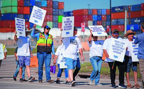 The port workers’ strike is suspended until January 15, 2025 – Diario La Página
 – 2024-10-06 18:19:48