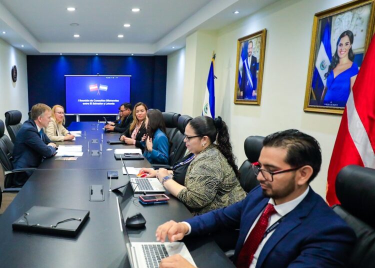 El Salvador y Letonia firman memorando de entendimiento para fortalecer relaciones políticas, comerciales y de inversión