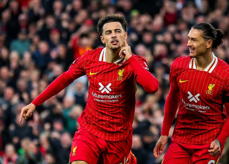 Tras el triunfo sobre Chelsea, Liverpool se mantiene líder de la Premier League