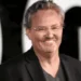Matthew Perry estaba ‘muy solo’ antes de su muerte, asegura su madre