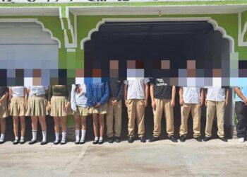 Sorprenden a 17 estudiantes de bachillerato en un motel de Chalatenango consumiendo alcohol y generando escándalo