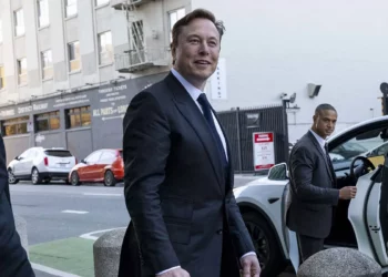 Departamento de Justicia advierte al súper PAC de Musk sobre obsequios millonarios podrían violar ley federal