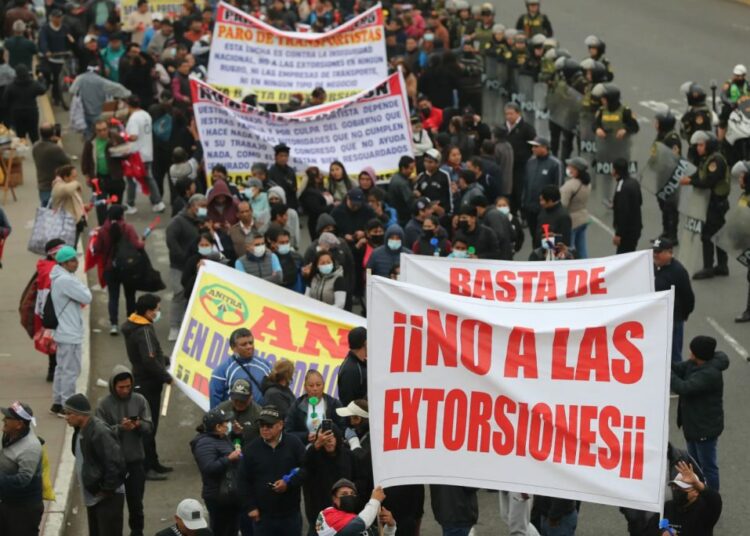Jornada de protestas en Perú contra ola de extorsiones