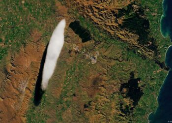 La NASA inspecciona una rara nube que no cambia de lugar