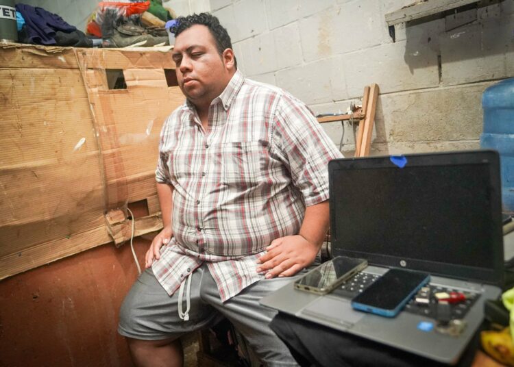 Célula de una red que pornografía en El Salvador que operaba desde África es capturada en operativo