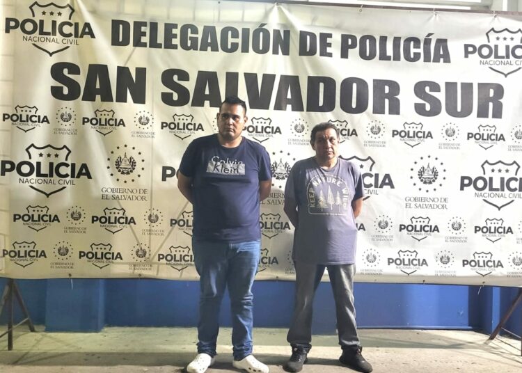 Capturan a motoristas de la ruta 21 que se fueron a los golpes por disputarse los pasajeros