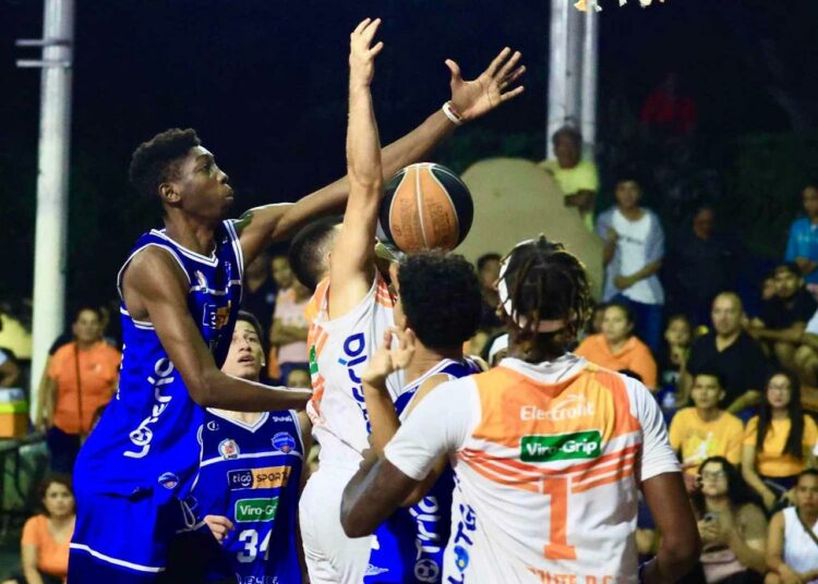 Salvadoreños se impone con solvencia a Ahuachapán