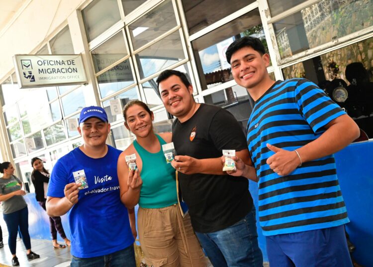 Semana Morazánica deja $12.2 millones de divisas gracias al turismo de hondureños en El Salvador