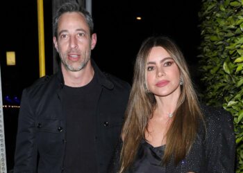 Sofía Vergara asegura que está ‘un poco soltera’, a pesar de salir con el cirujano Justin Saliman