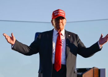 La Policía de California detuvo a un hombre armado cerca de un acto de campaña de Donald Trump