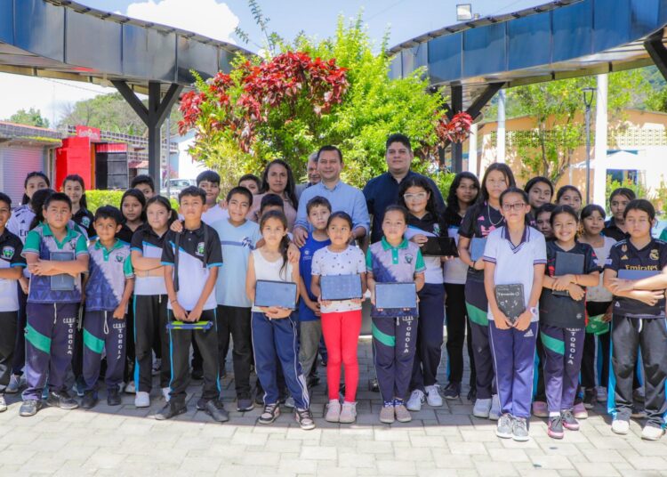 Secretaría de Innovación habilita un nuevo espacio en Torola, Morazán para reducir la brecha digital