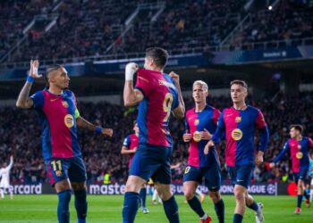 Lewandowski sobrepasa el centenar de goles y el Barcelona golea al Brest de Francia en la Champions League
