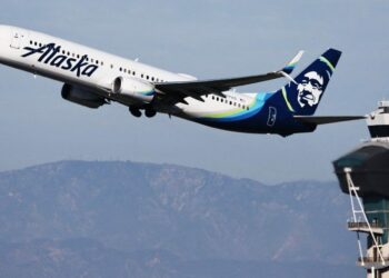 Un hombre evadió la seguridad en aeropuerto de Montana e intentó secuestrar un vuelo de Alaska Airlines