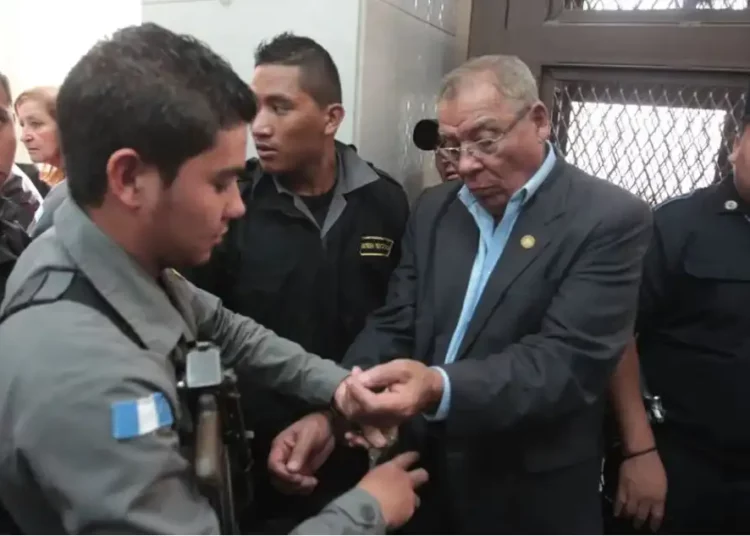 Piden 2.860 años de cárcel contra exgeneral en Guatemala