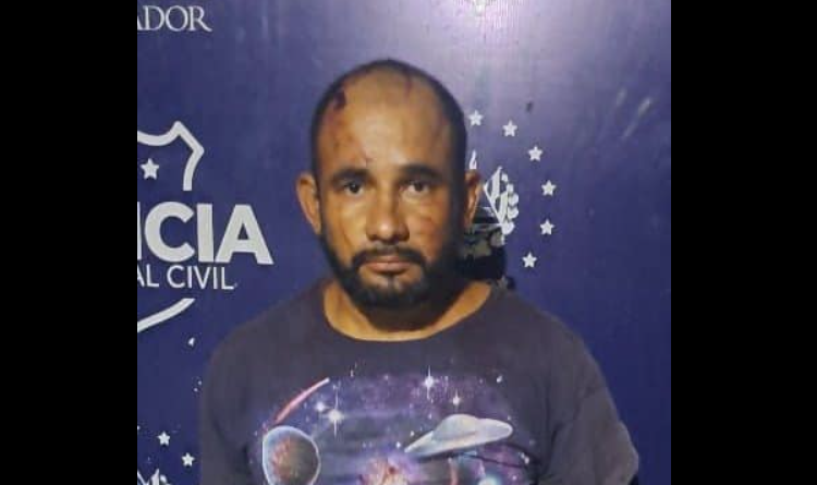 Sujeto agrede a una mujer y a un policía en Ahuachapán