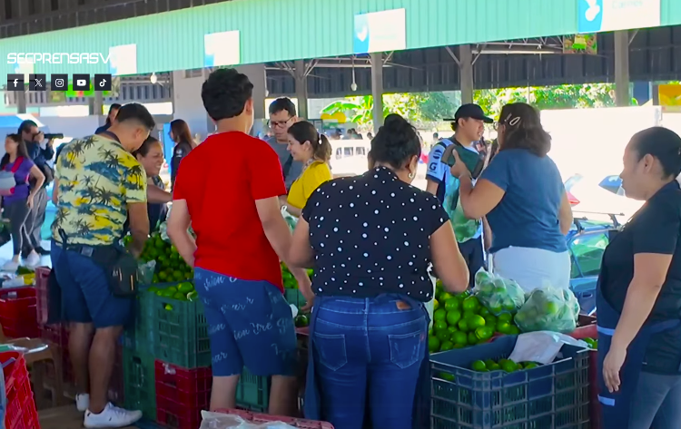 Más personas compran en la Central de Abastos, proyecto impulsado por el gobierno del presidente Bukele