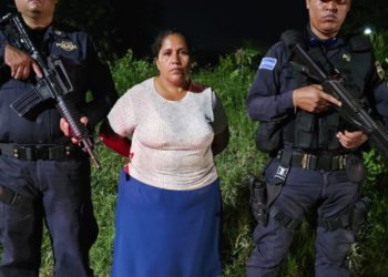 Mujer habría asesinado a otra mujer a la que le debía $3,000, en San Miguel