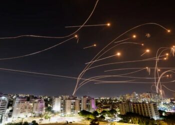 Hezbolá lanza «gran andanada» de cohetes al norte de Israel