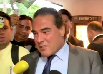 Eduardo Yáñez es demandado por su exasesora legal por violencia de género