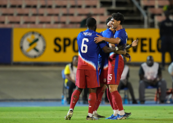 Estados Unidos vence a Jamaica y da un paso a semifinales