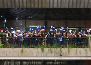 Ticos reciben al Presidente de El Salvador con un «Te amamos Bukele»