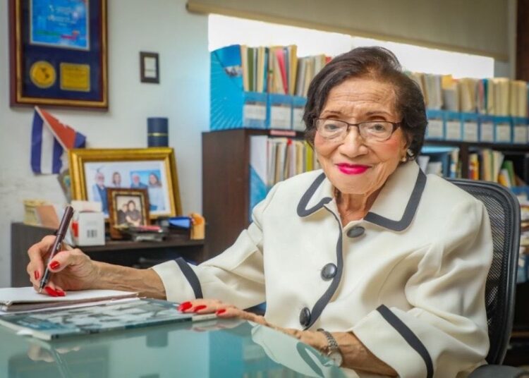 Doctora María Isabel Rodríguez cumple 102 años de vida