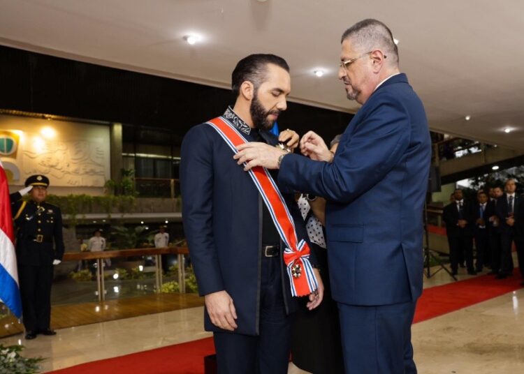 Presidente de Costa Rica reconoce liderazgo de Nayid Bukele