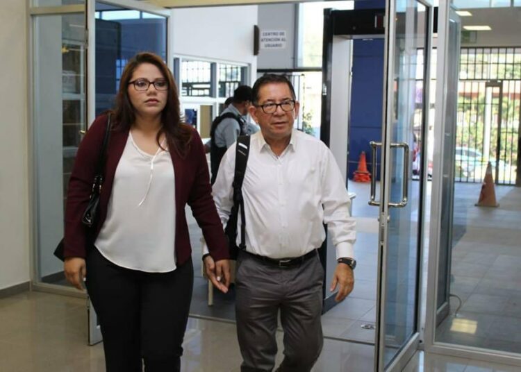 Inicia audiencia probatoria contra Eugenio Chicas por enriquecimiento ilícito