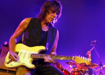 Subastarán 90 guitarras de Jeff Beck, considerado uno de los mejores guitarristas del mundo