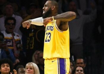 LeBron logra 3er triple-doble consecutivo; Lakers remontan y vencen 128-123 a Grizzlies
