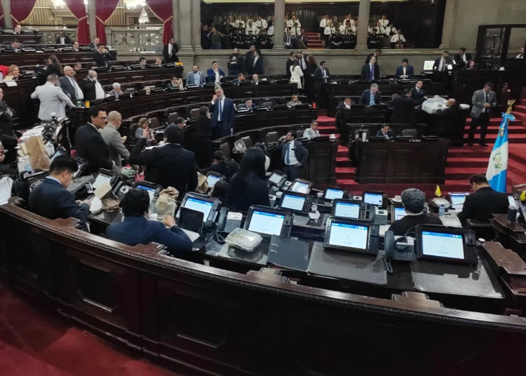 Los diputados de Guatemala se aumentan el salario a más de $5,000 mensuales