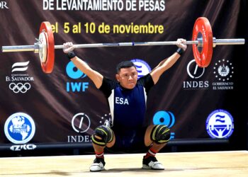 Pablo López ganó plata y bronce en el Centroamericano de Levantamiento de Pesas