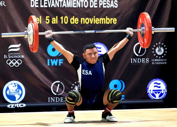Pablo López ganó plata y bronce en el Centroamericano de Levantamiento de Pesas