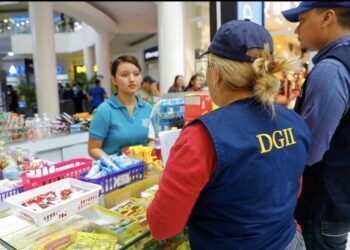 Hacienda realiza verificaciones a comercios en temporada de rebajas