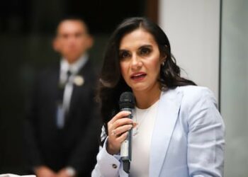 La vicepresidenta de Ecuador, Verónica Abad es suspendida por 150 días por “abandono injustificado” de sus funciones