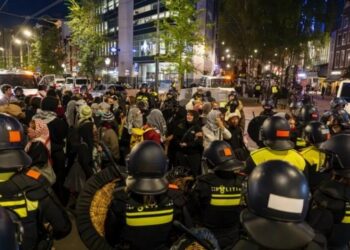 Repudio global a las agresiones antisemitas de grupos propalestinos contra los aficionados israelíes del Maccabi Tel Aviv en Ámsterdam