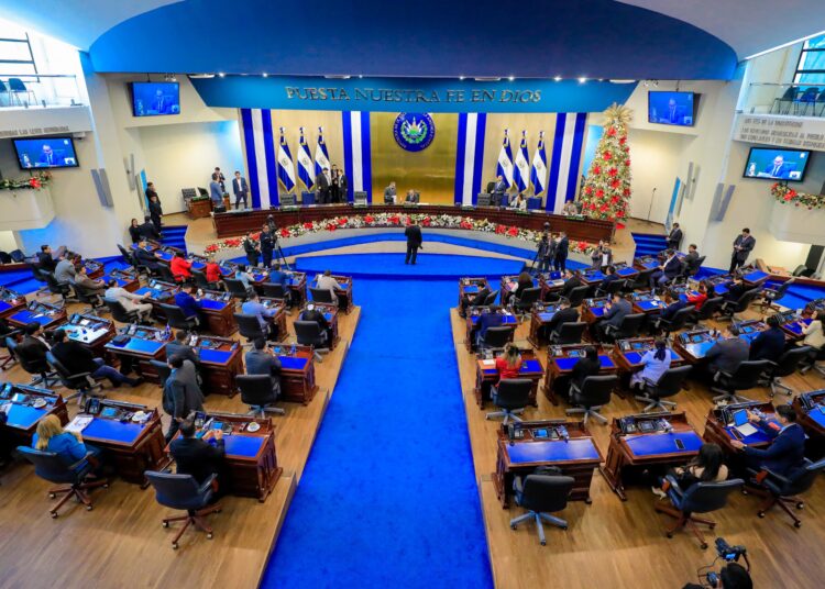 Asamblea aprueba ley que busca proteger derechos de los depositantes ante entidades en problemas