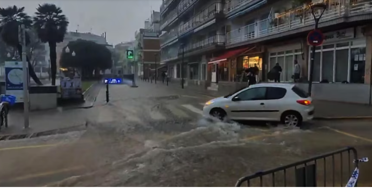 (VIDEO) Cataluña: las lluvias torrenciales inundan las calles y entran en algunas viviendas de Sitges