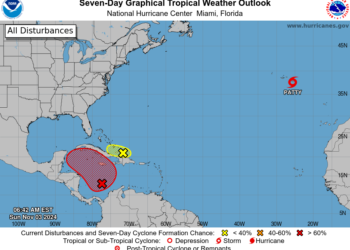 El Centro Nacional de Huracanes de EEUU monitorea tres perturbaciones en el Atlántico