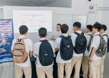 Escuela Superior de Innovación y Tecnología sigue transformando la realidad de cientos de jóvenes ahora mejor preparados